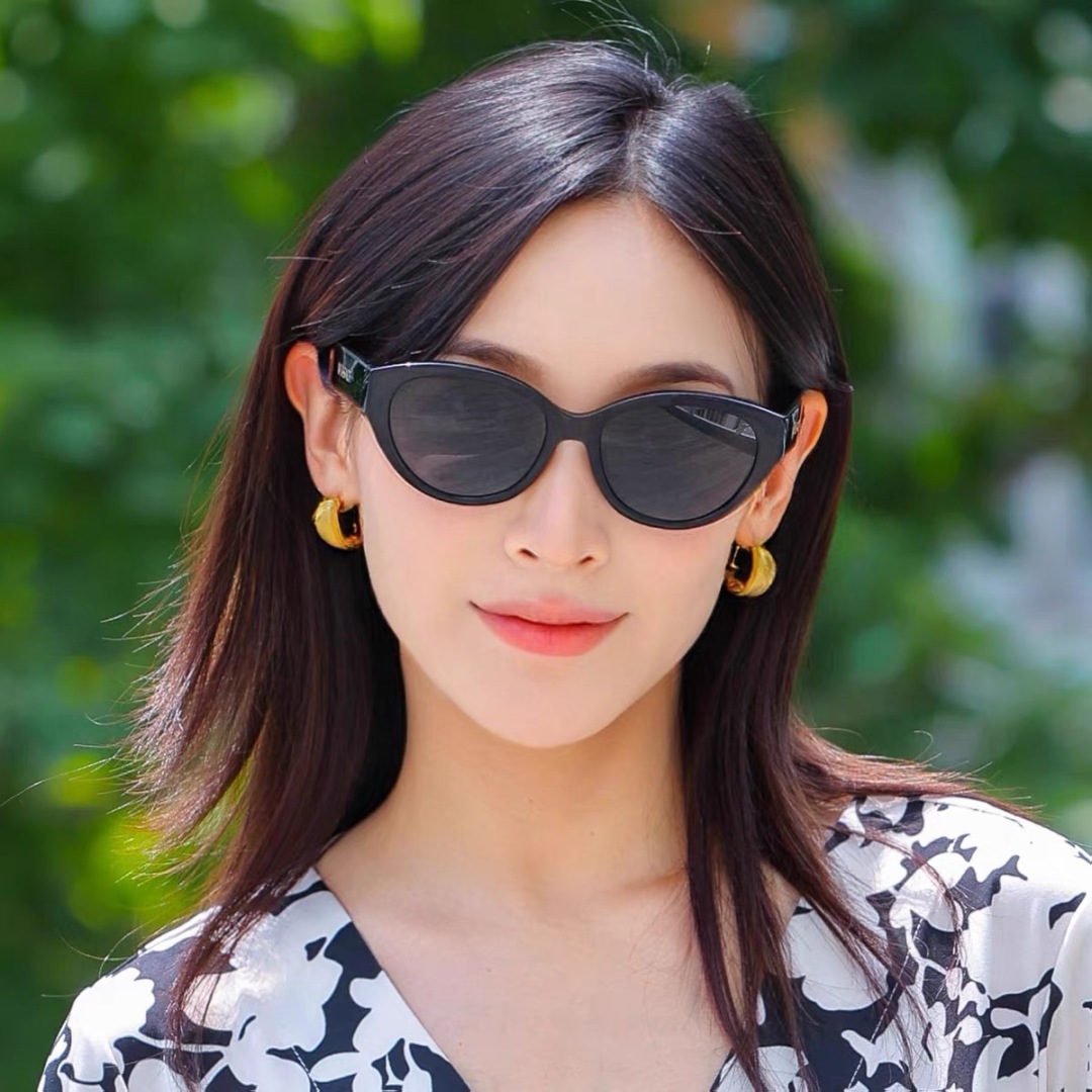 GLASSES